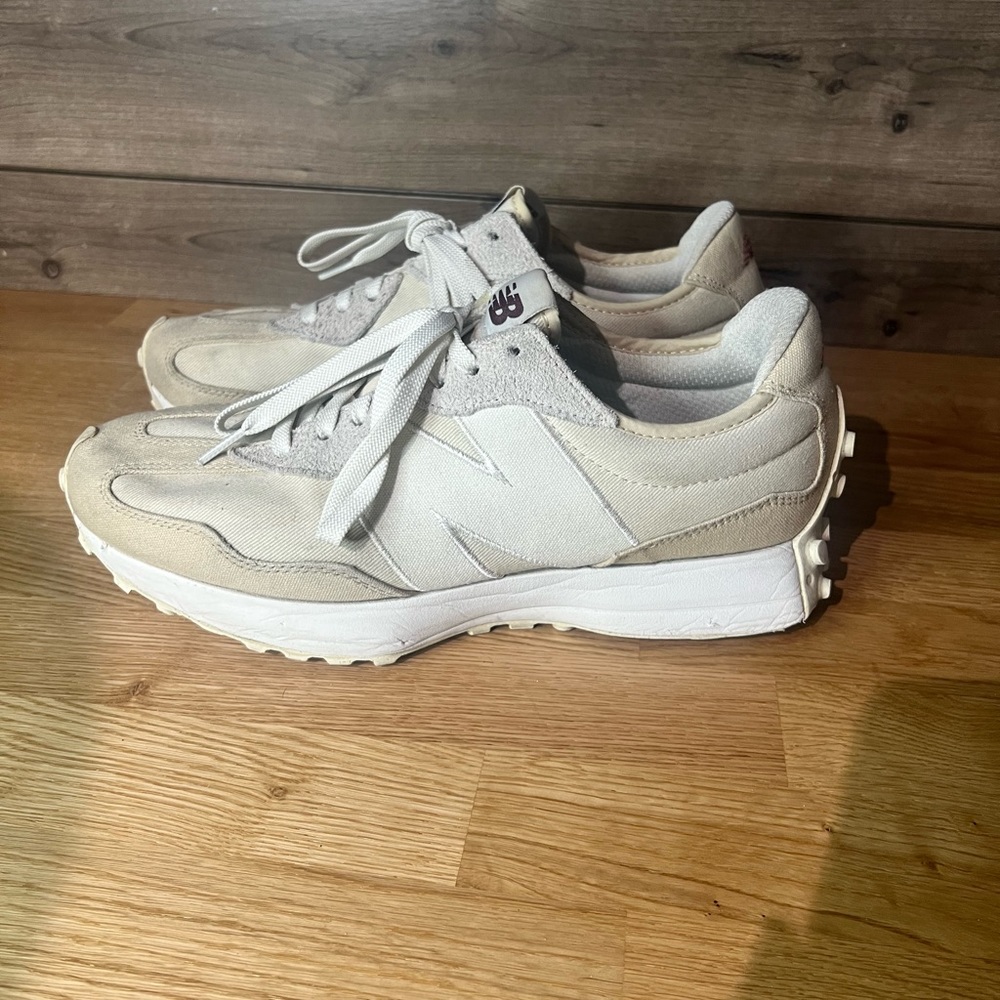 New Balance 327 Moonbeam Sage Sea Salt Men 11 Active Sneakers Tennis Comfort